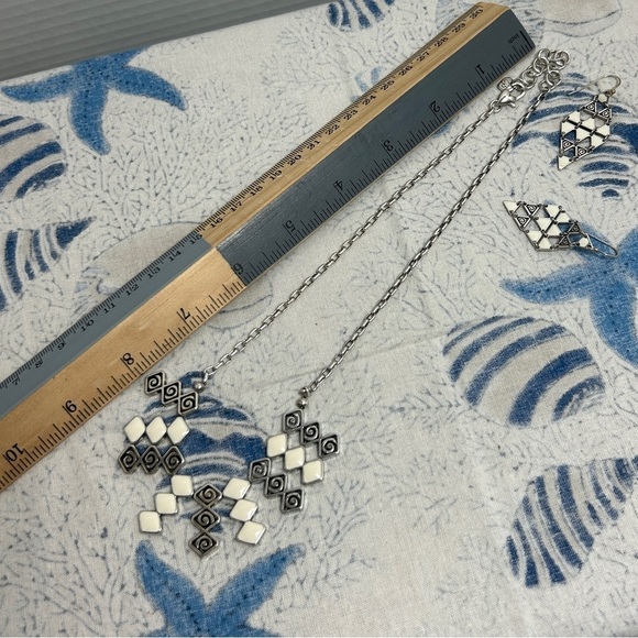 Brighton Lanakai Necklace & Earrings Set Silver Plated White Enamel 18” - Picture 7 of 8